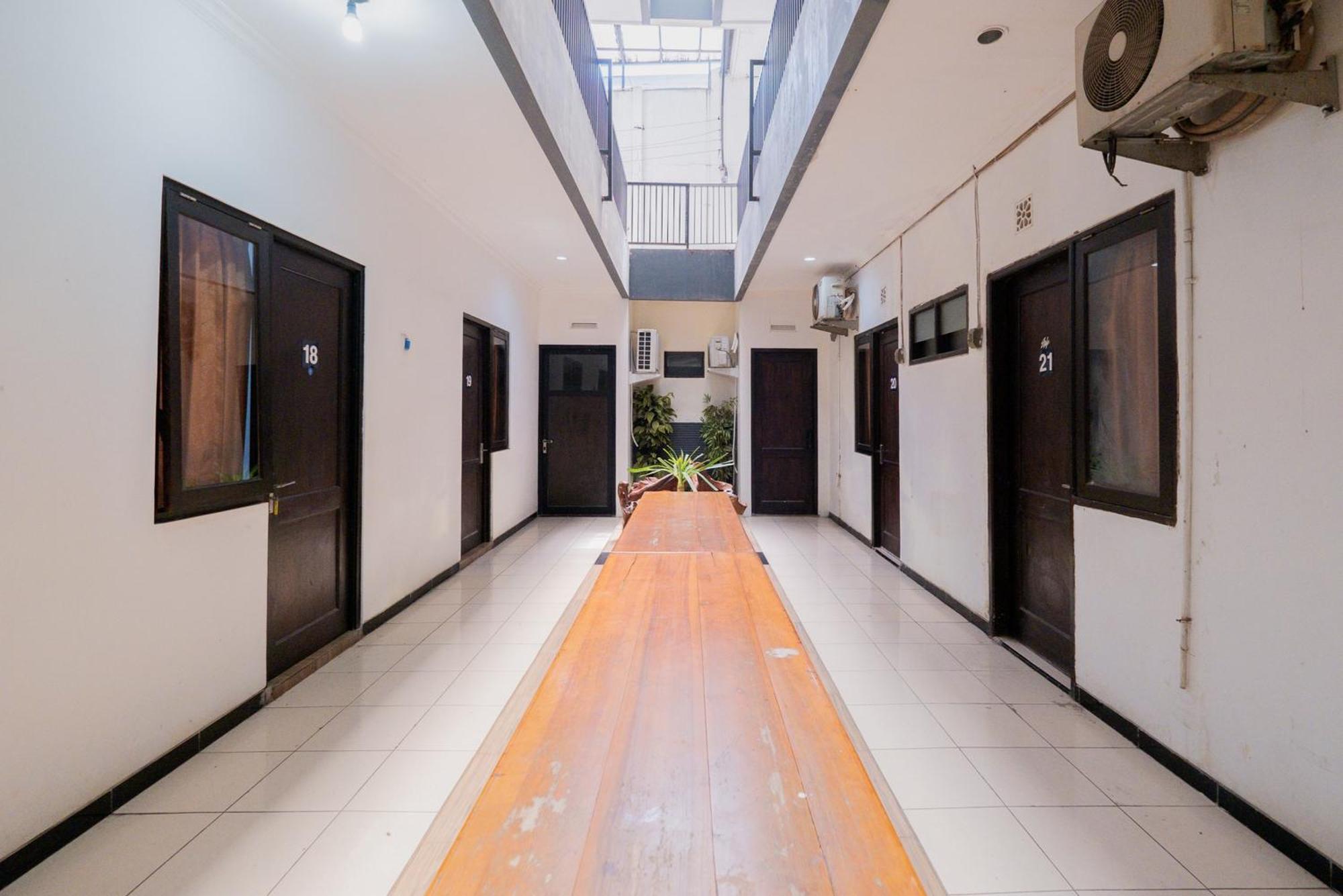 Reddoorz At Nginden Surabaya Hotel ภายนอก รูปภาพ