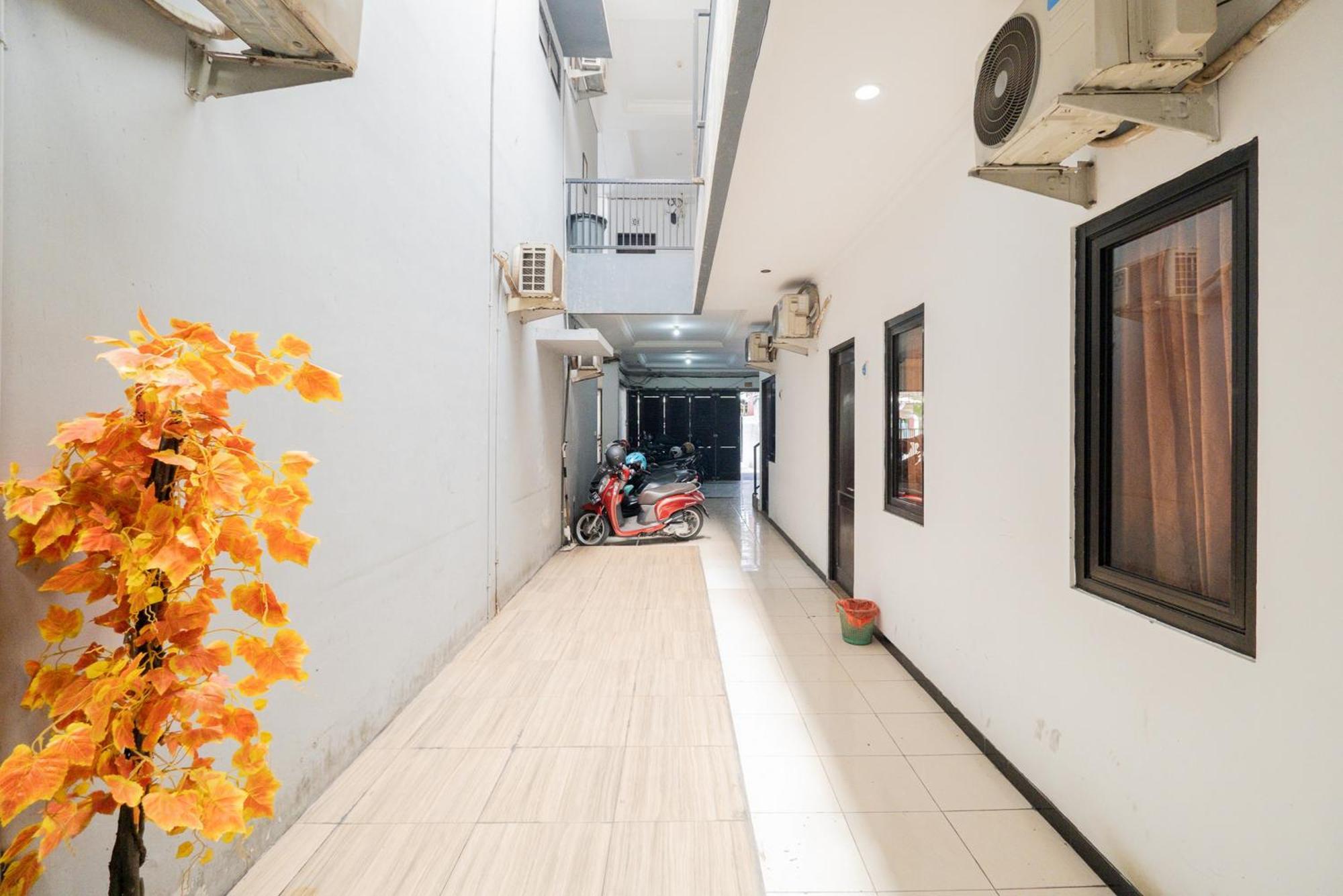 Reddoorz At Nginden Surabaya Hotel ภายนอก รูปภาพ