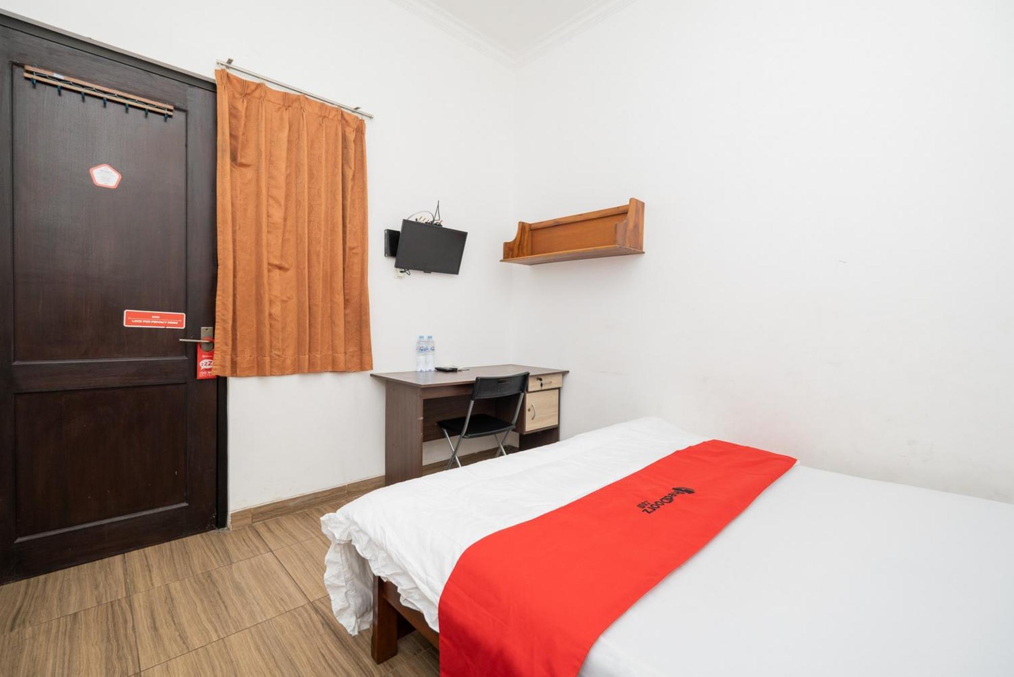 Reddoorz At Nginden Surabaya Hotel ภายนอก รูปภาพ