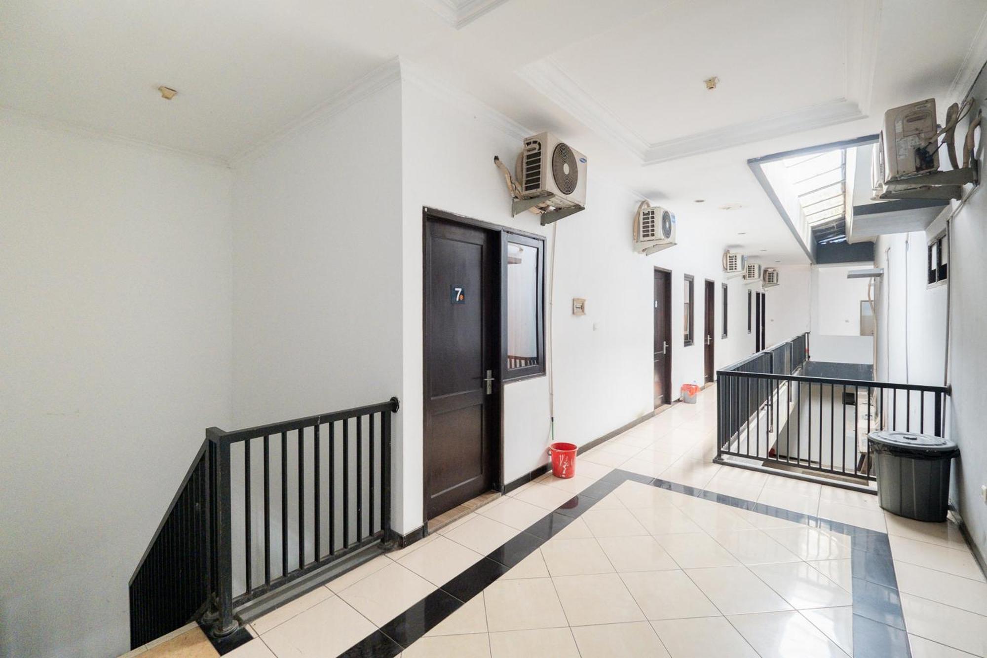 Reddoorz At Nginden Surabaya Hotel ภายนอก รูปภาพ