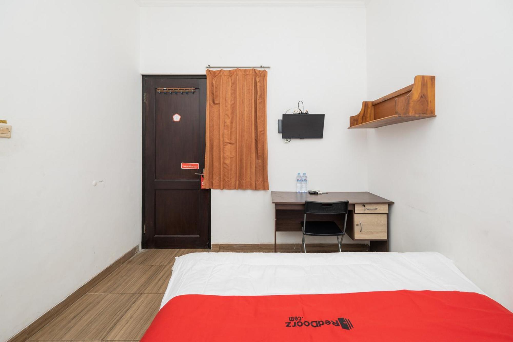 Reddoorz At Nginden Surabaya Hotel ภายนอก รูปภาพ