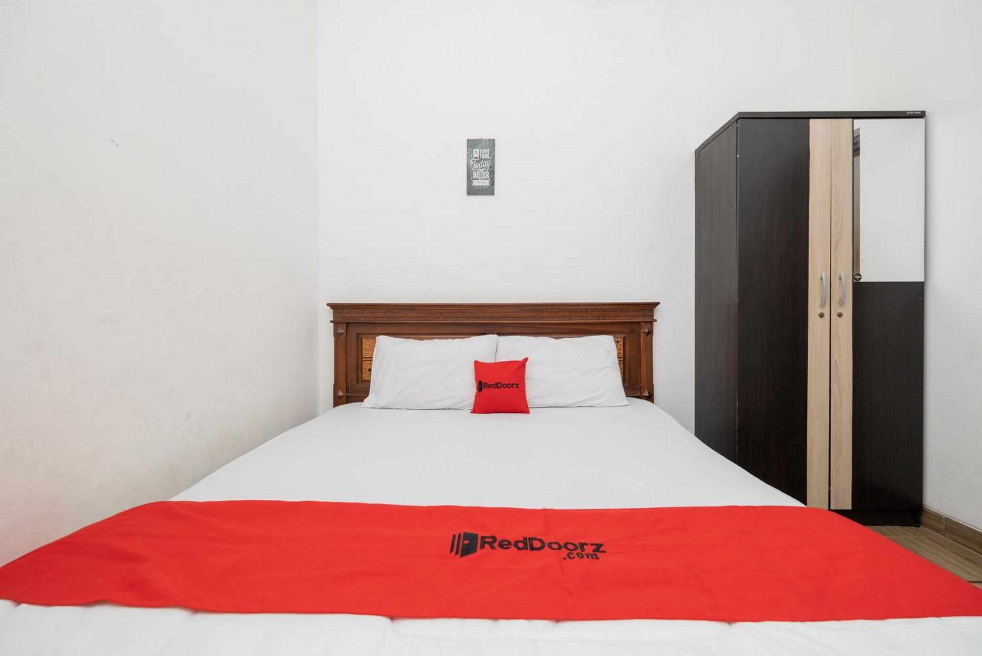 Reddoorz At Nginden Surabaya Hotel ภายนอก รูปภาพ
