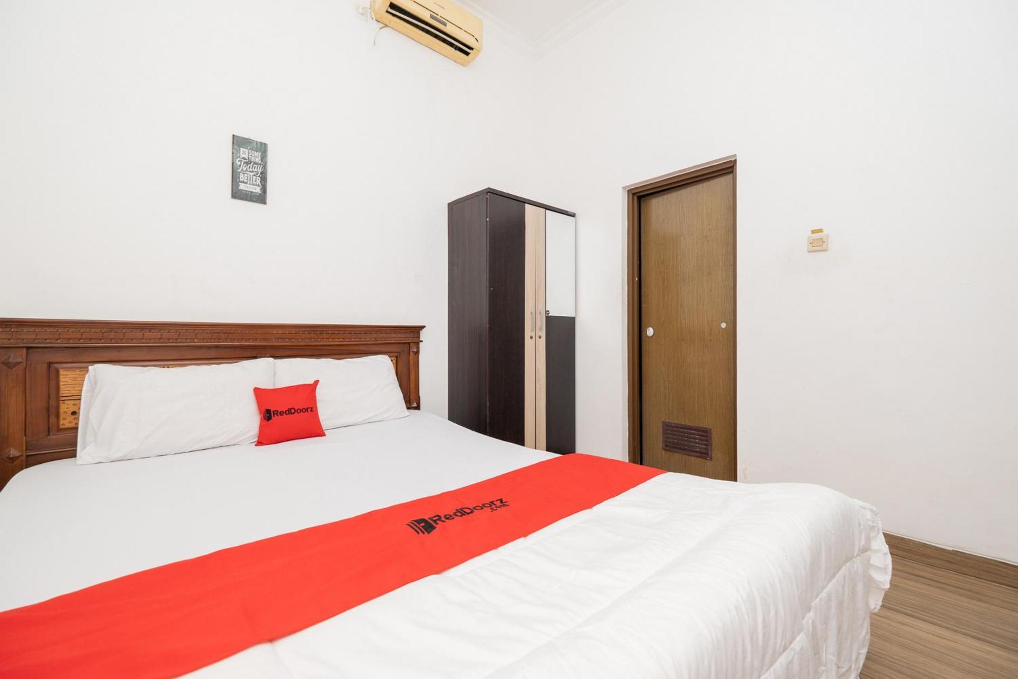 Reddoorz At Nginden Surabaya Hotel ภายนอก รูปภาพ